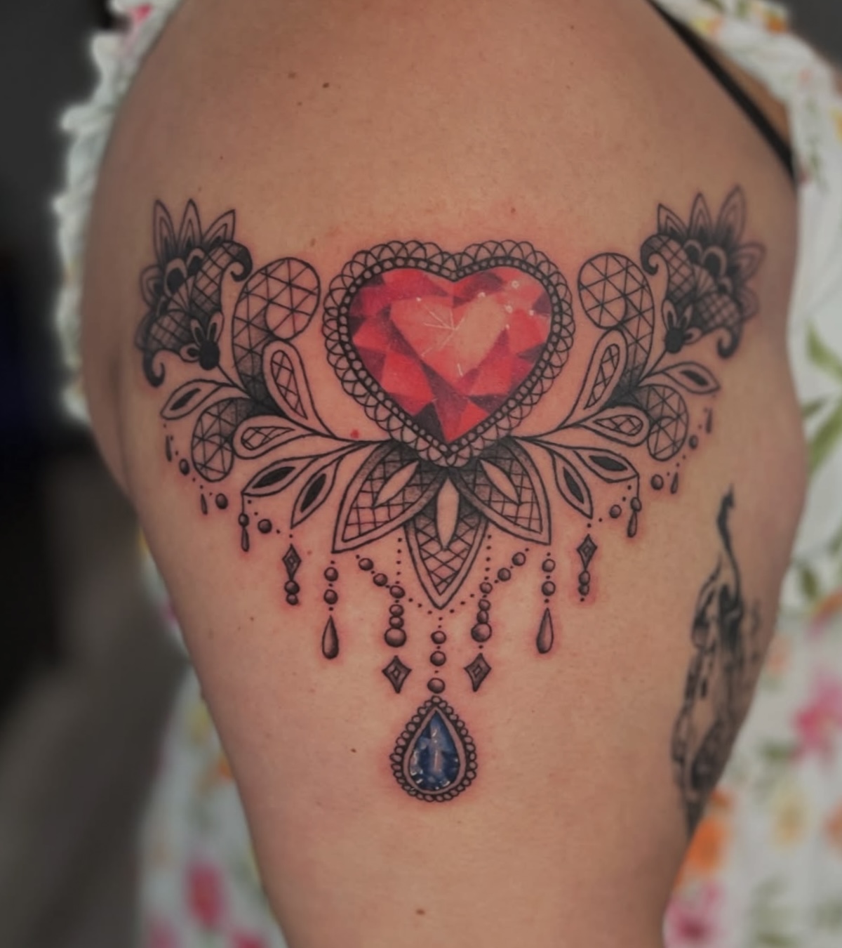 lace and heart jewel